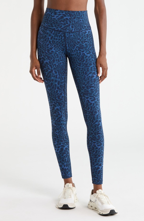 エムピージー レディース ボトムス カジュアルパンツ プリント レギンス MPG Print Sculpt Leggings Navy Blazer Leopard ネイビー｜ReVida 店