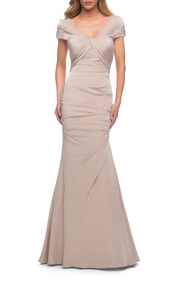 ラフェム レディース トップス ワンピース ギャザー サテン La Femme Lovely Ruched Mermaid Satin Gown with Unique Neckline Nude