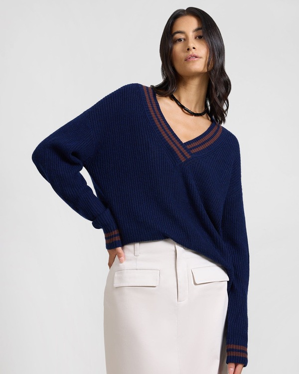 オニア レディース アウター パーカー・スウェット Vのど首 プルオーバー Onia Deep V-neck Varsity Pullover Sweater Noir Navy/Chestnut 米国海軍