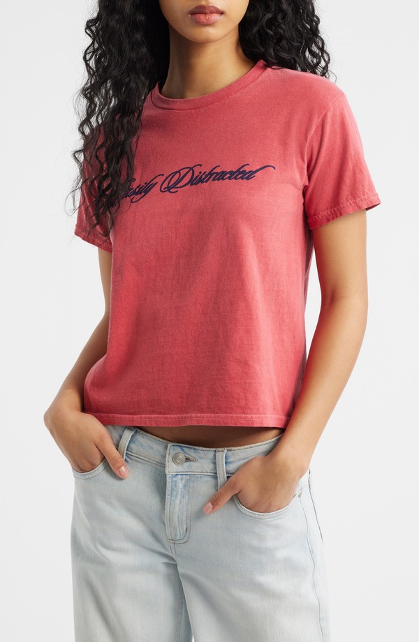 アーバンアウトフィッターズ レディース トップス Tシャツ リラックスフィット コットン グラフィック BDG Urban Outfitters Distracted Relaxed Fit Cotton Graphic T-Shirt Red レッド