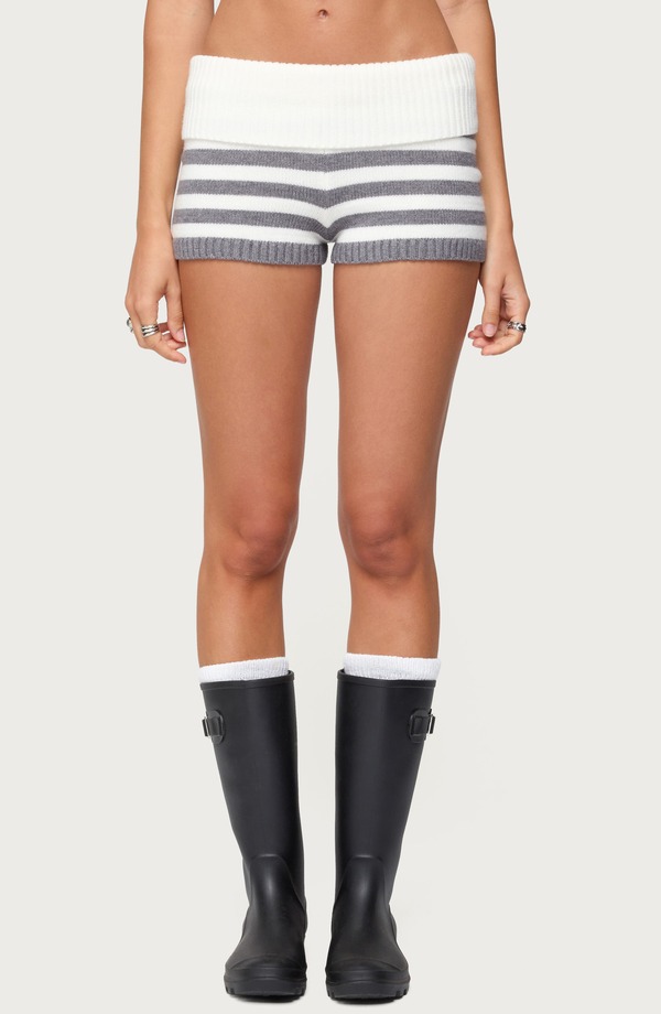 アディクテッド レディース ボトムス ハーフパンツ・ショーツ ショートパンツ ニット EDIKTED Saphi Stripe Foldover Waist Knit Shorts Gray-And-White ホワイト