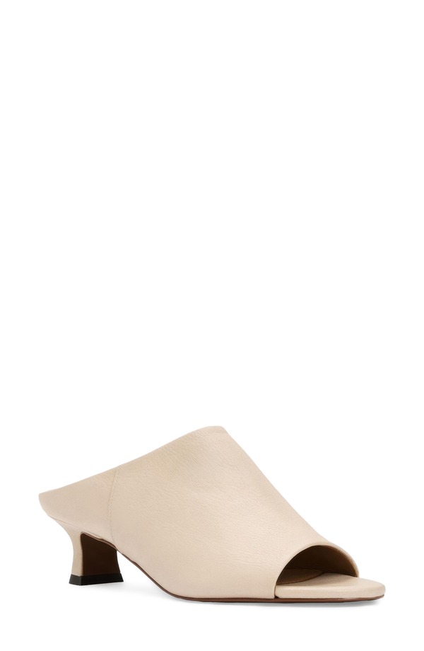 アクアタリア レディース シューズ ヒール サンダル Aquatalia Krava Weatherproof Kitten Heel Sandal Sand Pebbleather サンド
