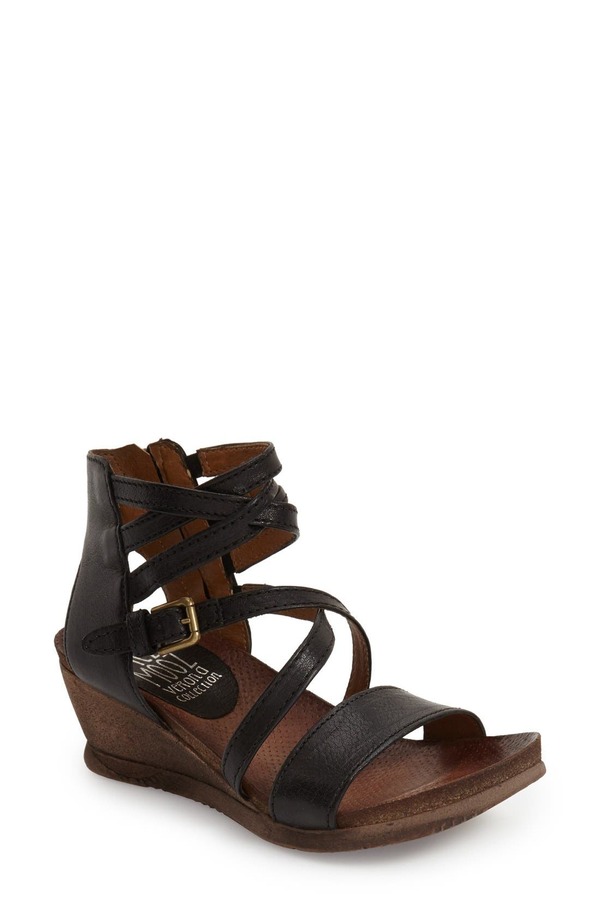ミズムーズ レディース シューズ ヒール サンダル Miz Mooz Shay Strappy Wedge Sandal Black ブラック
