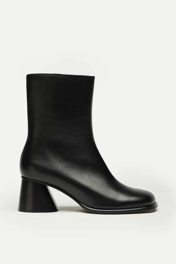 ウォントレスエッセンシャル レディース シューズ ブーツ・レインブーツ なめし革 踵 Want Lessentiels Holton Smooth Leather Heeled Boots Black 黒いこと