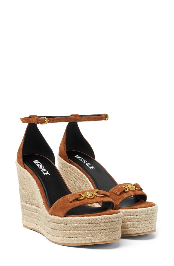 ヴェルサーチ レディース シューズ サンダル スエード Versace Medusa '95 Suedespadrille Wedge Sandal Spice Brown-Versace Gold ブラウン｜ReVida 店