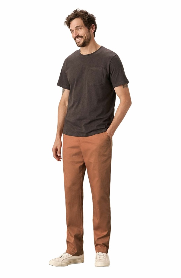パクト メンズ ボトムス 心地好いズボン下 綿織物 Pact Organicotton Daily Twill Midweight Pant - 32\" Inseam Ochre"