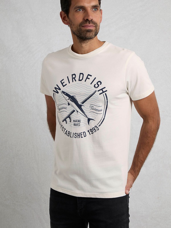 ウィアードフィッシュ メンズ トップス プルオーバー 刷り上げる Weird Fishudson Front Print Branded T-Shirt White 白いこと