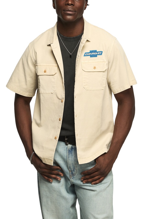 ラッキーブランド メンズ トップス シャツ グラフィック Lucky Brand Chevy Garage Graphic Button-Up Shirt Silver Birch シルバー
