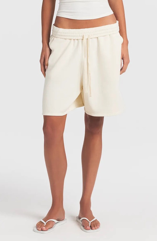 スキムズ レディース ボトムス ハーフパンツ・ショーツ パイル ショートパンツ SKIMS French Terry Basketball Shorts Ecru エクリュ