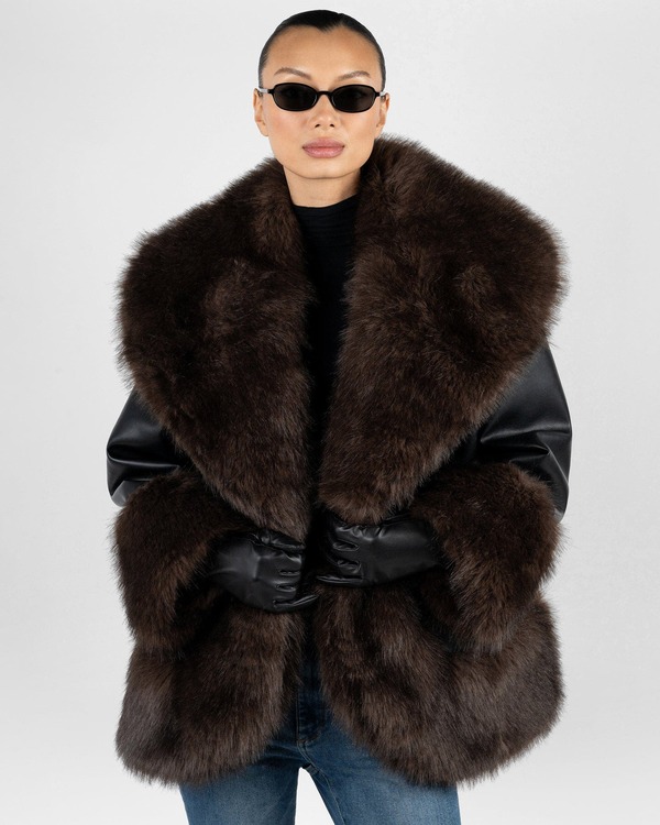 ウィ ウォー ワット レディース アウター ジャケット・ブルゾン WeWoreWhat Cocoon Fur Jacket Black/Drk Brown ブラック