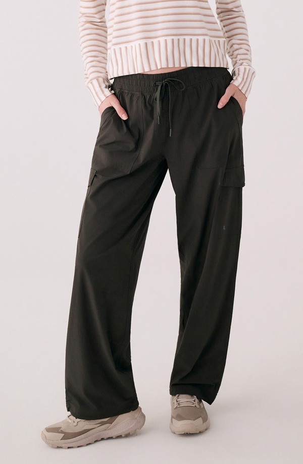 ロル レディース ボトムス カジュアルパンツ カーゴパンツ Lole Sofia Cargo Pants Olive オリーブ｜ReVida 店