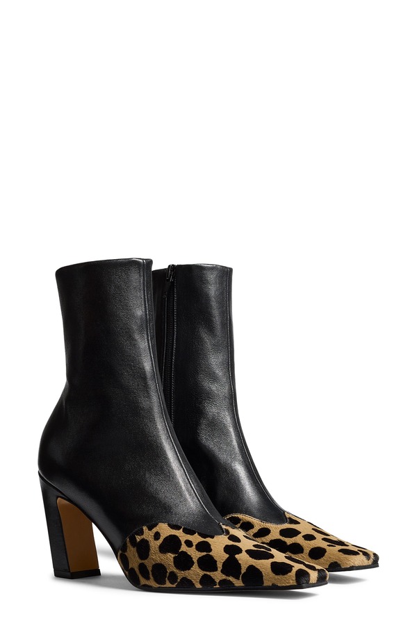 紙凧 レディース シューズ ブーツ・レインブーツ Khaite Nevada Square Toe Sock Bootie Camel / Black 黒いこと