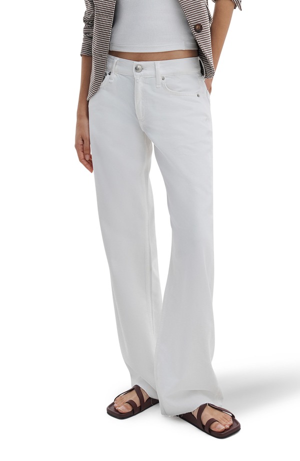 ラグアンドボーン レディース ボトムス デニムパンツ ストレート ローライズ ジーンズ rag & bone Featherweight Saige Low Rise Relaxed Straight Leg Jeans White ホワイト