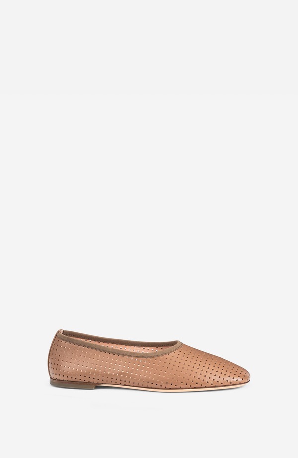 エージーエル レディース シューズ サンダル AGLucy Perforated Ballet Flat Cocoa Nappa ココア|ReVida 店