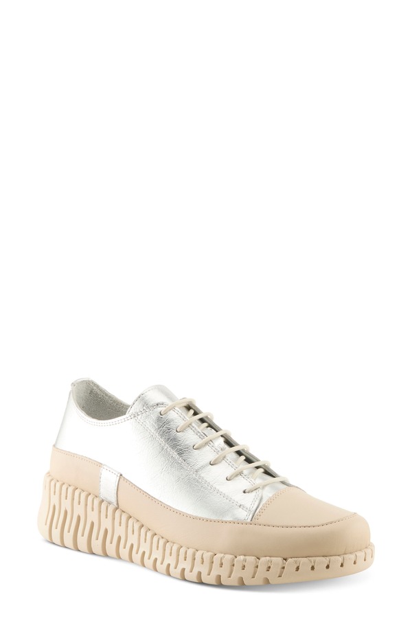 弾機足つき レディース シューズ スニーカー Spring Step Surana Sneaker Silver しろがね色
