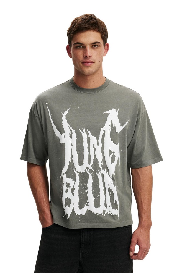 コットンオン メンズ トップス プルオーバー クロップド Cotton Men\u0027s Cropped Fit Music T-Shirt Slate Stone Yungblud - スレート