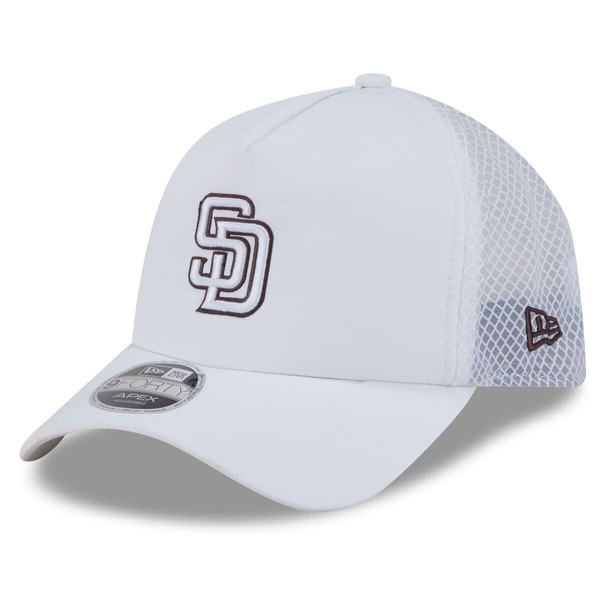 ニューエラ メンズ アクセサリー 帽子 Men New Era White San Diego Padres 2026 Batting Practice Apex 9FORTY Adjustable Trucker Hat White ホワイト