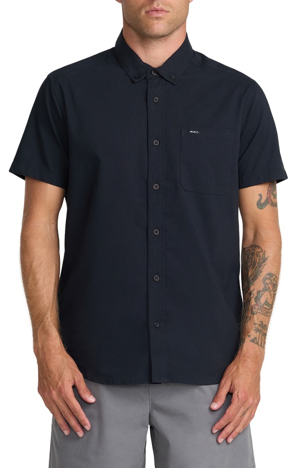 ルーカ メンズ トップス シャツ スリムフィット ダウン RVCA That'll Do Slim Fit Solid Short Sleeve Button-Down Shirt Black New ブラック｜ReVida 店