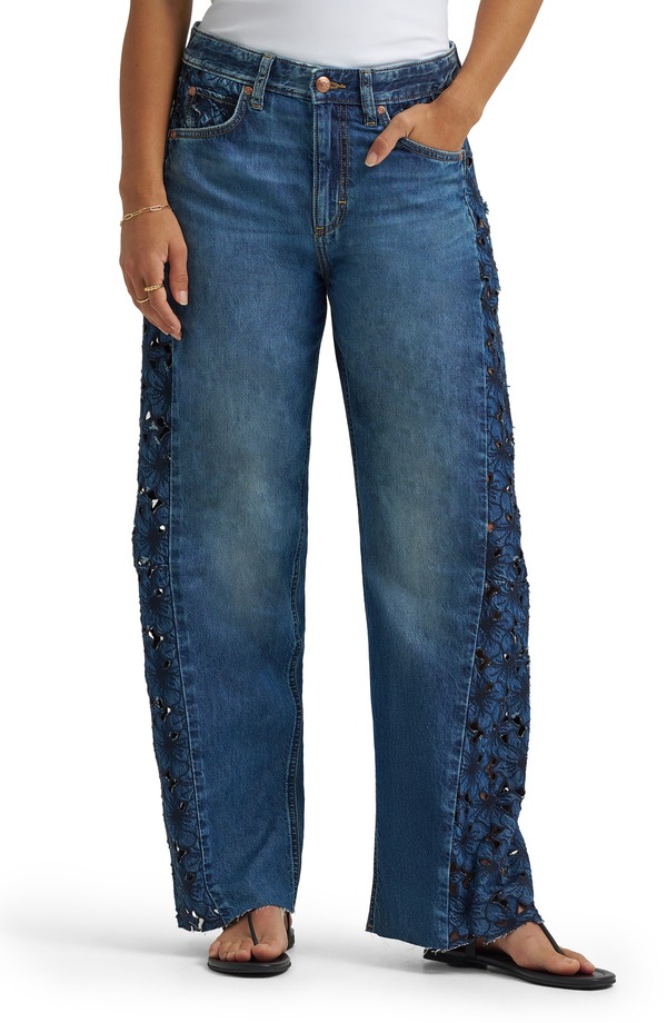 ロバート・エドワード・リー レディース ボトムス ジーンズズボン下 刺しゅう デニム Lee Rider Embroidered Raw Hem Low Slung Barrel Jeans Blue Royalty 青色