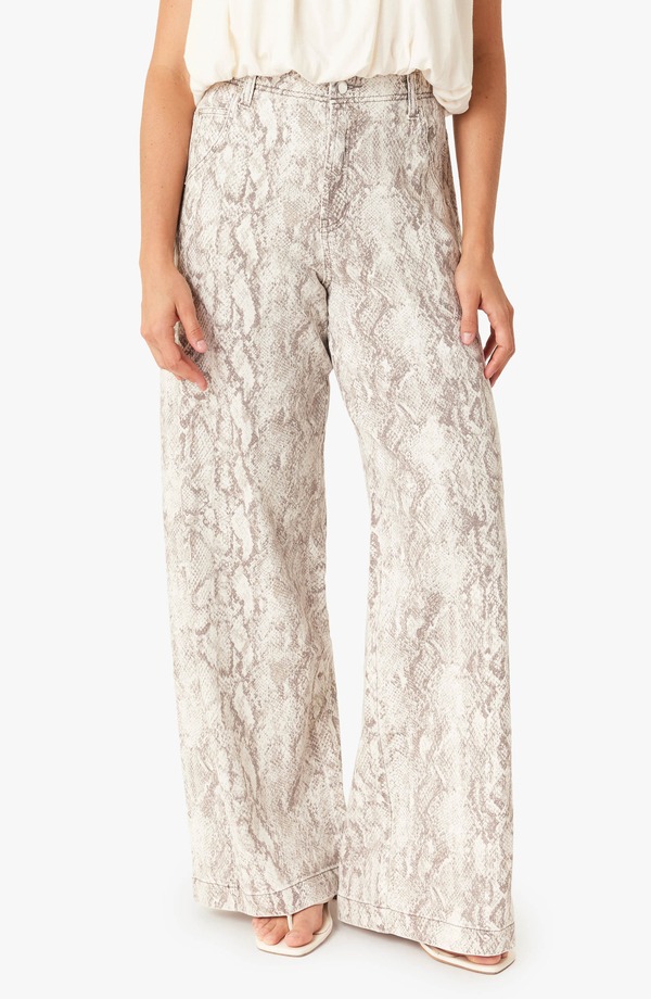 ハビチュアル レディース ボトムス ジーンズズボン下 ワイドレッグ 刷り上げる デニム Habitual Aiden Snakeskin Print Wide Leg Jeansnake Print