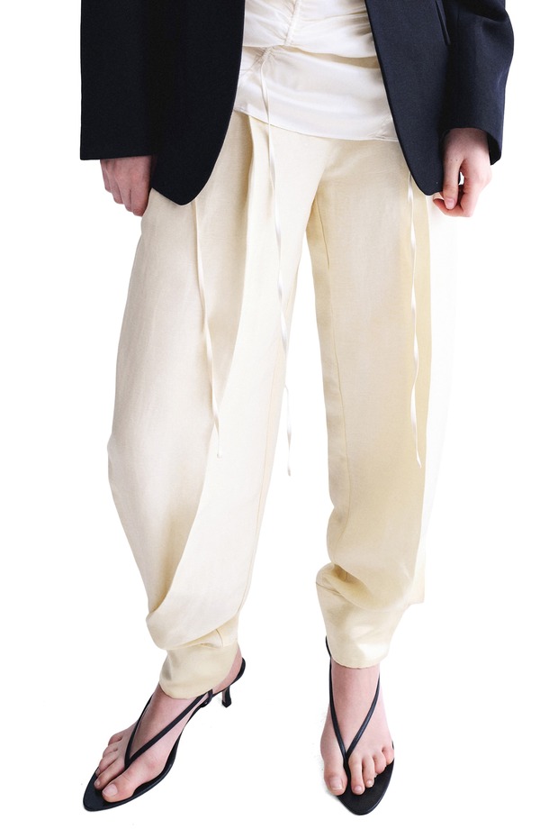 マンゴ レディース ボトムス レギンス ズボン下 繻子 MANGO Satin Balloon Pants Yellow 黄色