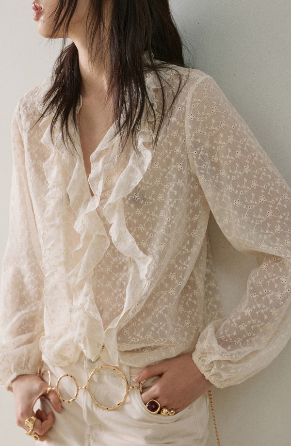 マンゴ レディース トップス シャツ フリル 刺繍 MANGO Ruffle Detail Embroidered Top Ecru エクリュ｜ReVida 店