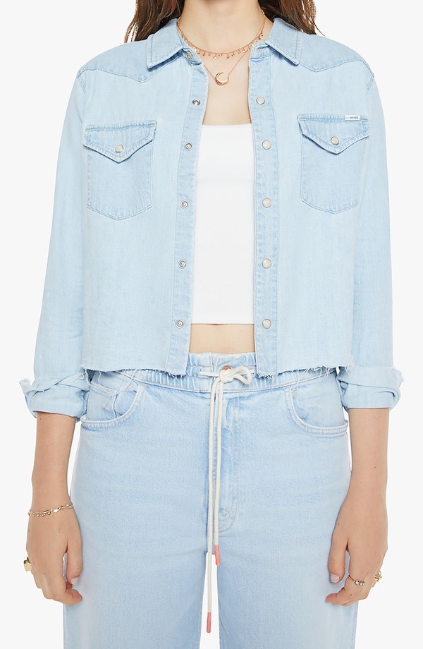 お母さん レディース トップス プルオーバー ジーンズ MOTHER The Super Exes Frayed Step Hem Crop Snap-Up Denim Shirt No End In Sight ジーンズ