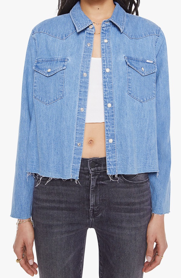 お母さん レディース トップス プルオーバー ジーンズ MOTHER The Super Exes Frayed Step Hem Crop Snap-Up Denim Shirt Playing For Keeps ジーンズ