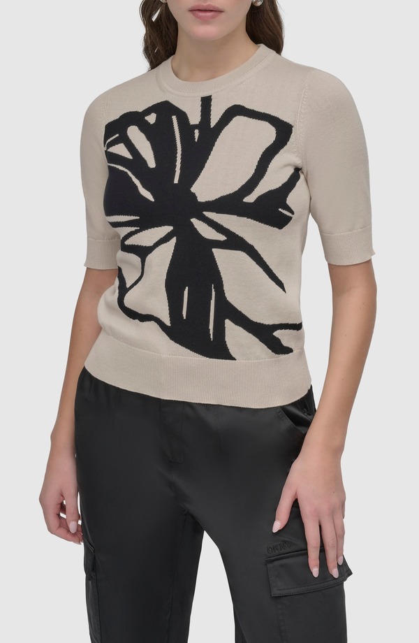 ダナ キャラン ニューヨーク州 レディース アウター パーカー・スウェット 御花柄 プルオーバー 御花 DKNY Graffiti Floral Jacquard Short Sleeve Sweater Light Khaki カーキ