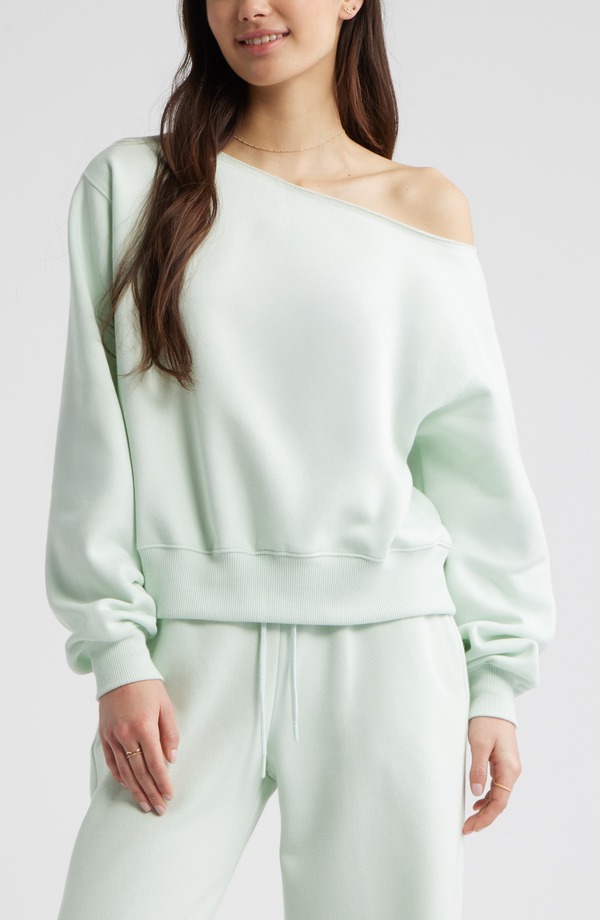 ビーピー レディース アウター パーカー・スウェット プルオーバー フリース BP. Fleece Detail Off the Shoulder Sweatshirt Green Cloud 緑であること