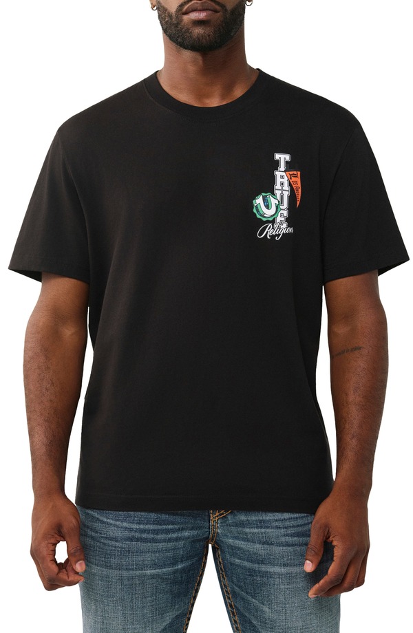 トゥルーレリジョン メンズ トップス ティーシャツ グラフィック True Religion Pennants Graphic T-Shirt Jet Black 黒いこと