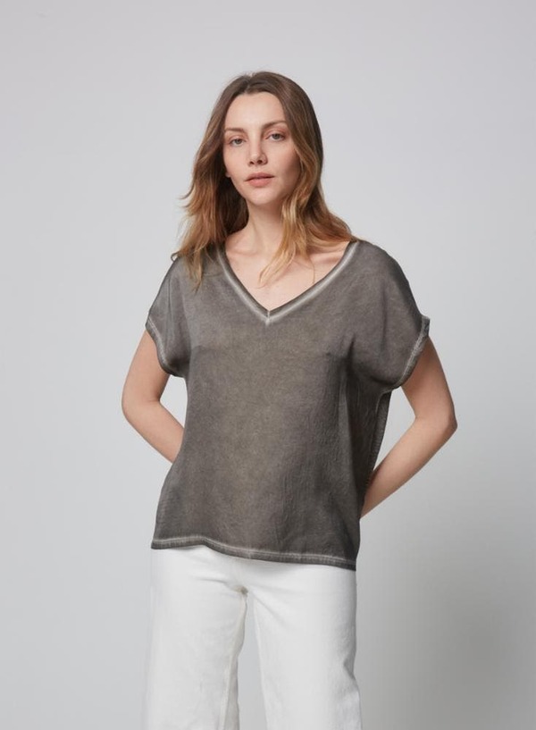 マジェスティック レディース トップス プルオーバー V素っ首 地絹 リネン Majestic Filatures Hand-Dyed Linen Silk Semi-Relaxed V-Neck Militaire