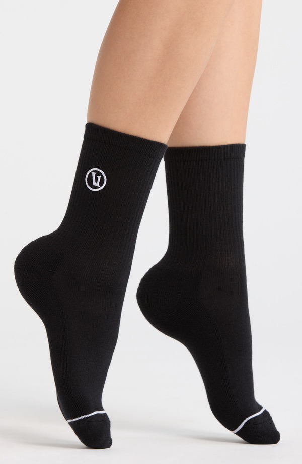 ビュオーリ レディース アンダーお召しもの ソックス 刺しゅう ロゴタイプ Vuori Logo Embroidered Quarter Socks Black 黒いこと