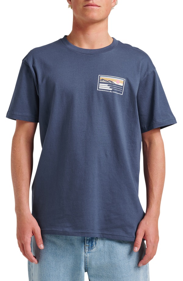 クイックしろがね色 メンズ トップス ティーシャツ グラフィック Quiksilver Coastal Vibes Graphic T-Shirt Navy 米国海軍