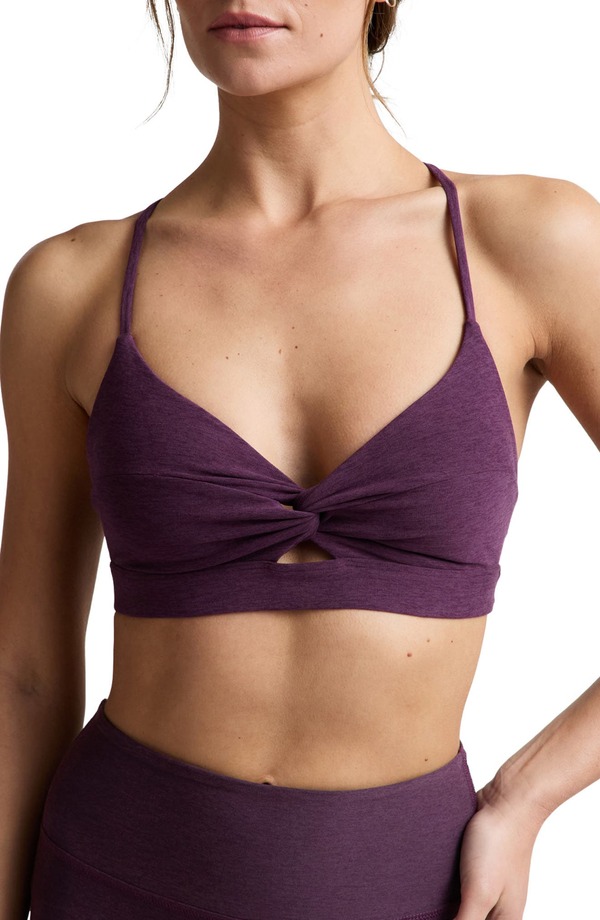 ビヨンドヨガ レディース アンダー御召しもの ブラ Beyond Yoga Twist Front Strappy Sports Bra Brilliant Blackberry Heather ギョリュウモドキ