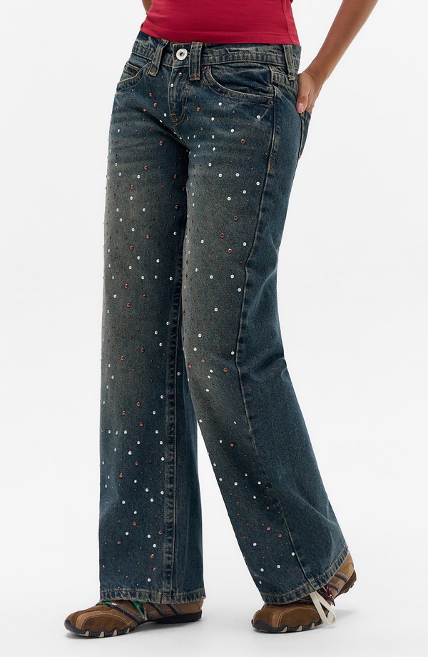アーバンアウトフィッターズ レディース ボトムス ジーンズズボン下 ワイドレッグ ローライズ デニム BDG Urban Outfitters Kayla Studded Low Rise Wide Leg Jeans Tinted Blue 青み