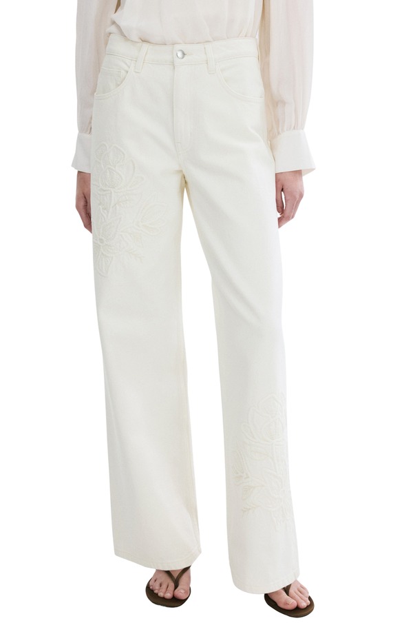 マンゴ レディース ボトムス ジーンズズボン下 引っ切りない 刺しゅう デニム MANGO Flower Embroidered Straight Leg Jeans Ecru エクリュ