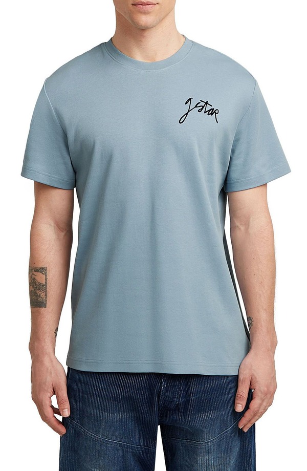 ジースター メンズ トップス Tシャツ コットン グラフィック G-STAR Script Organicotton Graphic T-Shirt Ash Blue アッシュ｜ReVida 店