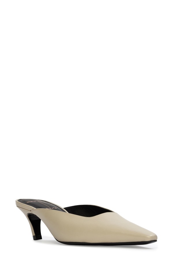 ブラックスエードスタジオ レディース シューズ パンプス 踵 BLACK SUEDE STUDIO Logan Kitten Heel Mule Peyote