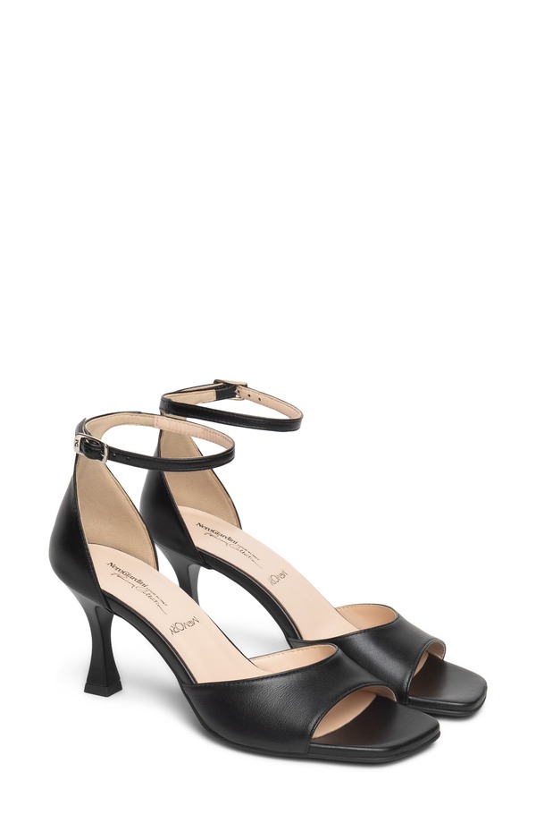 ネーロ ジャルディーニ レディース シューズ サンダル アンクル レザー NeroGiardini Leather Ankle Strap Sandal Black ブラック|ReVida 店