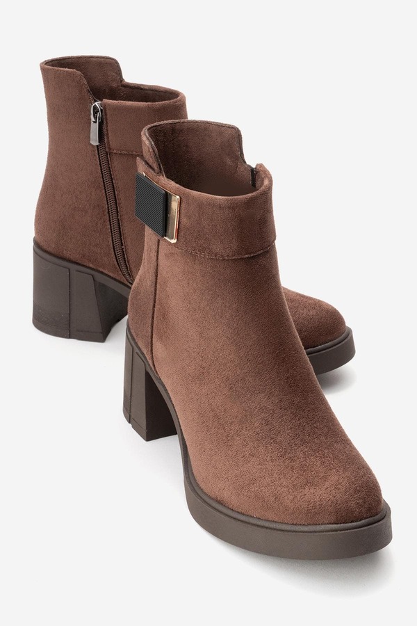 プロローグシューズ レディース ブーツ・レインブーツ ヒール Prologue Shoes Rashe Block Heel Zip Boot Brown Suede Faux Leather ブラウン|ReVida 店