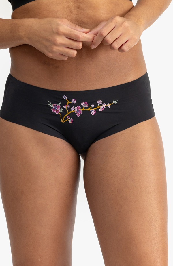 ウィラ ウォーリアー レディース アンダーウェア パンツ プラスサイズ Uwila Warrior Soft Seamless Briefs with Embroidery (Plus Regular) TAP SHOE BLACK ブラック｜ReVida 店