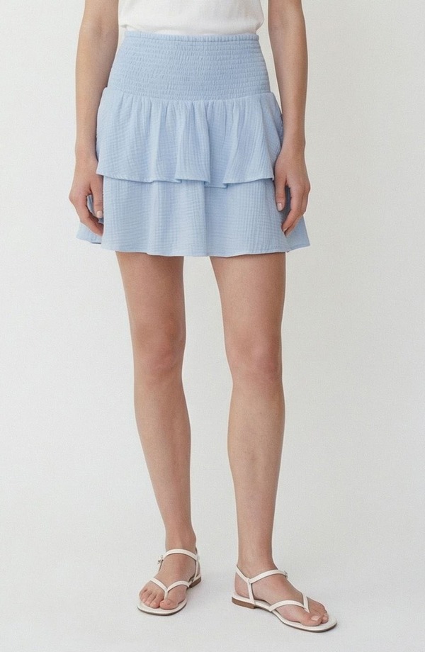 ヴェロモーダ レディース ボトムスカート ティアード ミニ シャーリング VERO MODA Natali Tie red Smocked Waist Miniskirt CASHMERE BLUE ブルー｜ReVida 店
