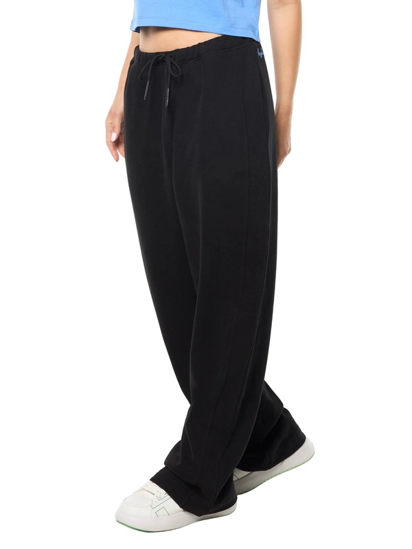 セルジオタッキーニ レディース ボトムス カジュアルパンツ Sergio Tacchini Nera Sweatpant BLACK BEAUTY ブラック｜ReVida 店