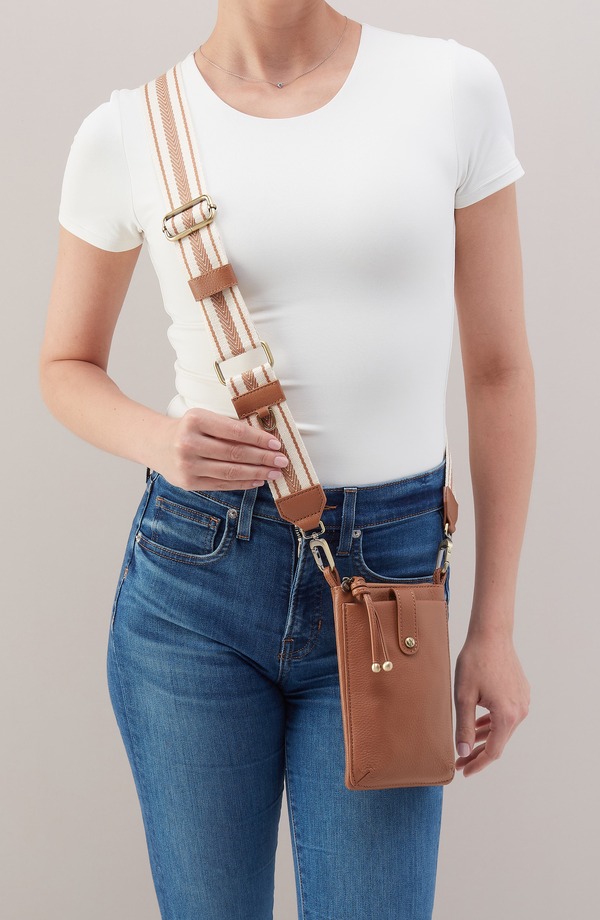 ホボ レディース バッグ レザー HOBO Cass Leather Phone Crossbody Bag BROWN SUGAR ブラウン｜ReVida 店