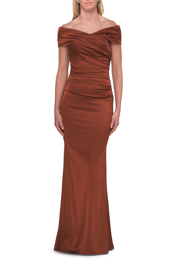 ラフェム レディース トップス ワンピース ギャザー サテン La Femme Off-the-Shoulderuched Satin Eveningown Copper｜ReVida 店