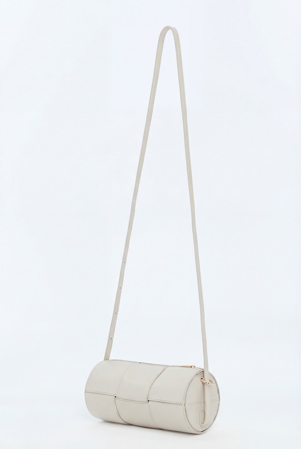 ファーニック UK レディース バッグ レザー FURNIQ UK Harley Woven Leather Handbag Beige ベージュ｜ReVida 店