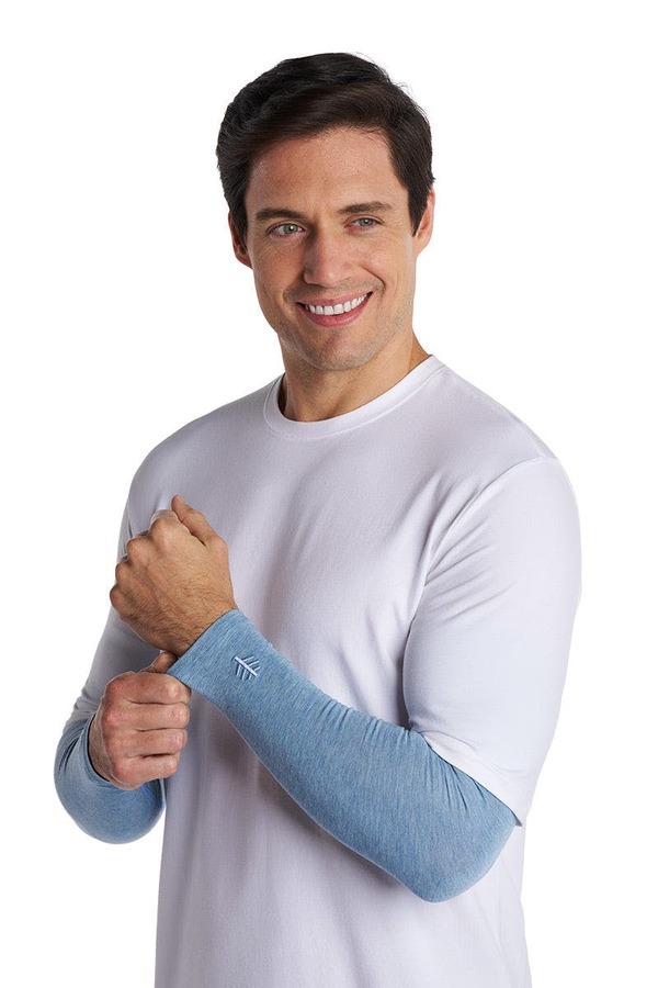 クーリバー メンズ アクセサリー 手袋 Coolibar Men's Navagio Sun Arm Sleeves UPF 50+ Sun Protection Light Blue Heather ヘザー｜ReVida 店