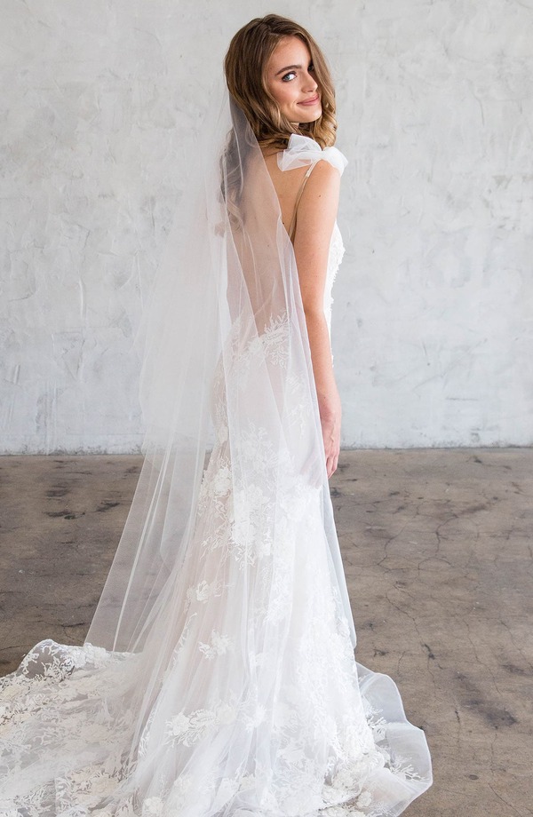 ブライズ & ヘアピンズ レディース アクセサリー Brides & Hairpins Pacal Double Layer Floor Length Veil (Nordstrom Exclusive) IVORY アイボリー｜ReVida 店
