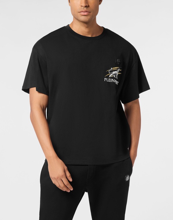 プレイン スポーツ メンズ トップス Tシャツ PLEIN SPORT Round Neck T-Shirtiger Scratch Men black/light gold ブラック|ReVida 店